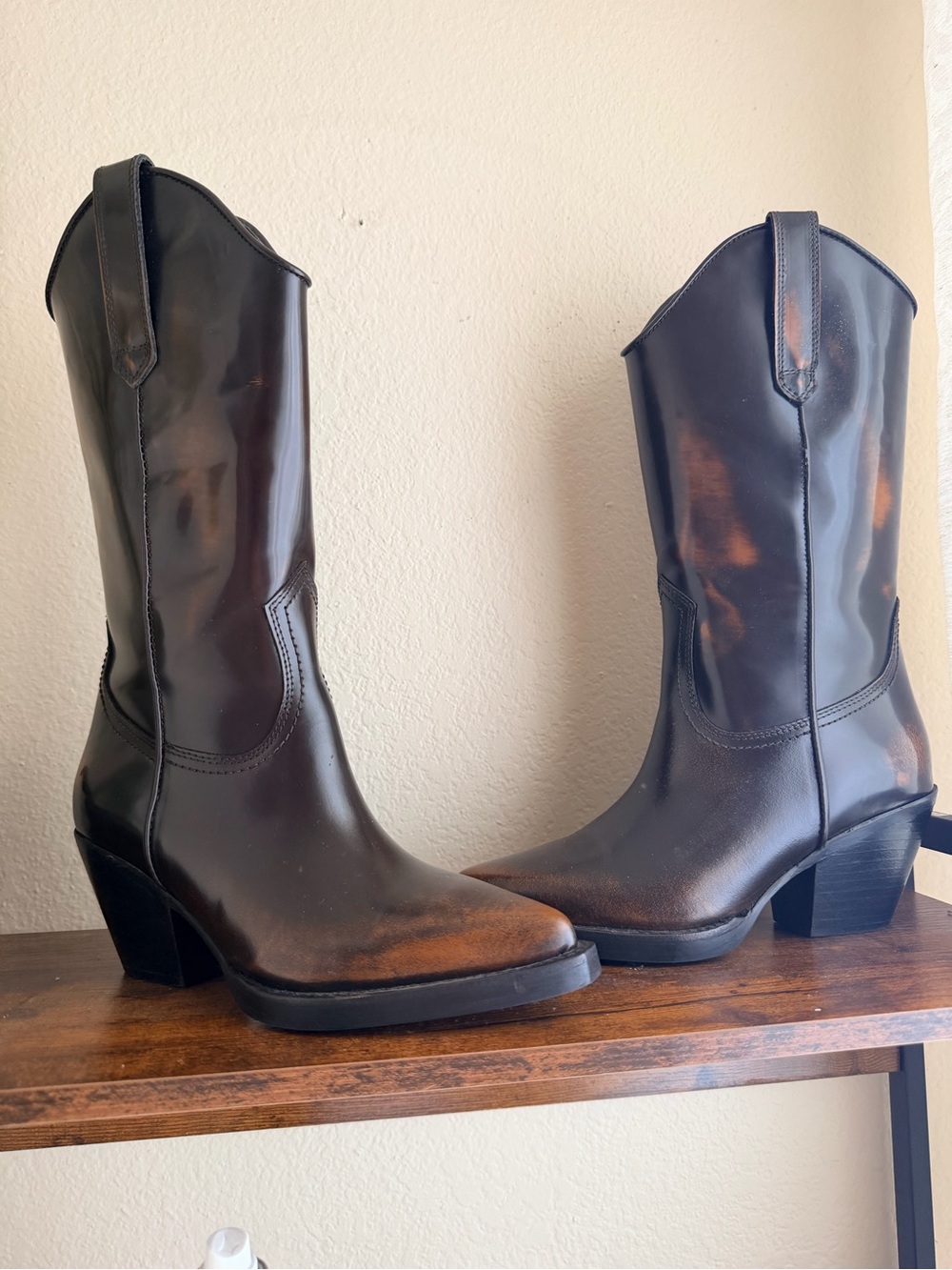 Steve Madden Brown Leather Western Heeled Boots with Burnished Tan Accents